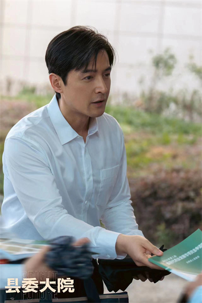文艺星开讲｜当胡歌走进“县委大院”：但行好事，莫问前程