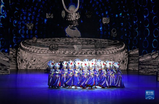 贵州大型民族歌舞《多彩贵州风》成功演出5000场