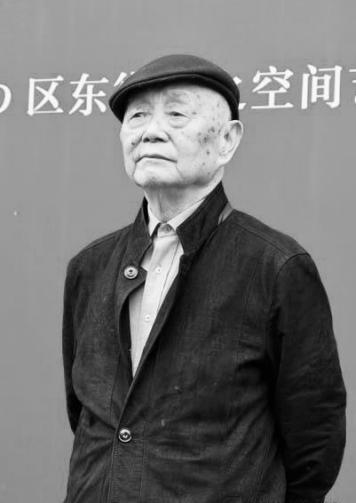 黄永玉。本网照片