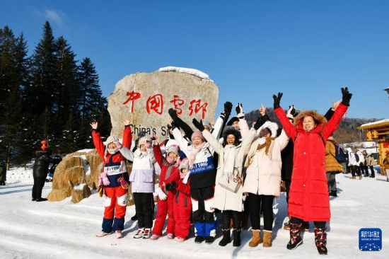 锦绣中国年｜龙年游“龙江” 欢乐过大年